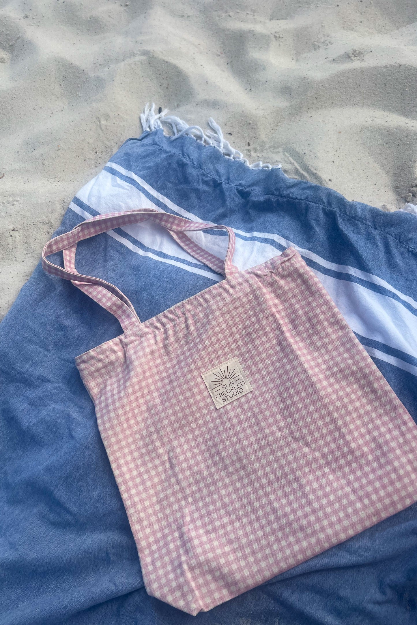 Gingham Getaway Tote
