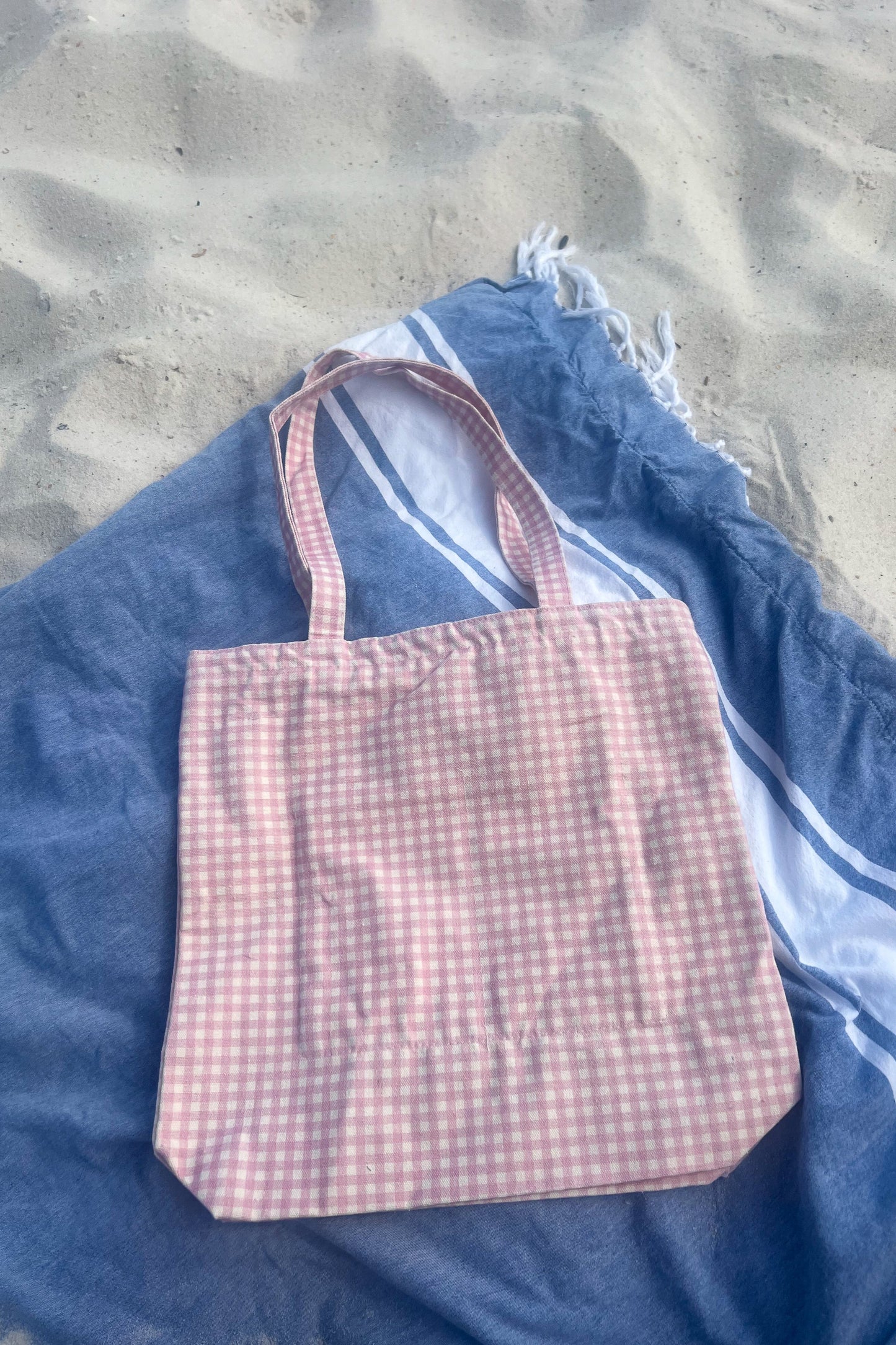 Gingham Getaway Tote