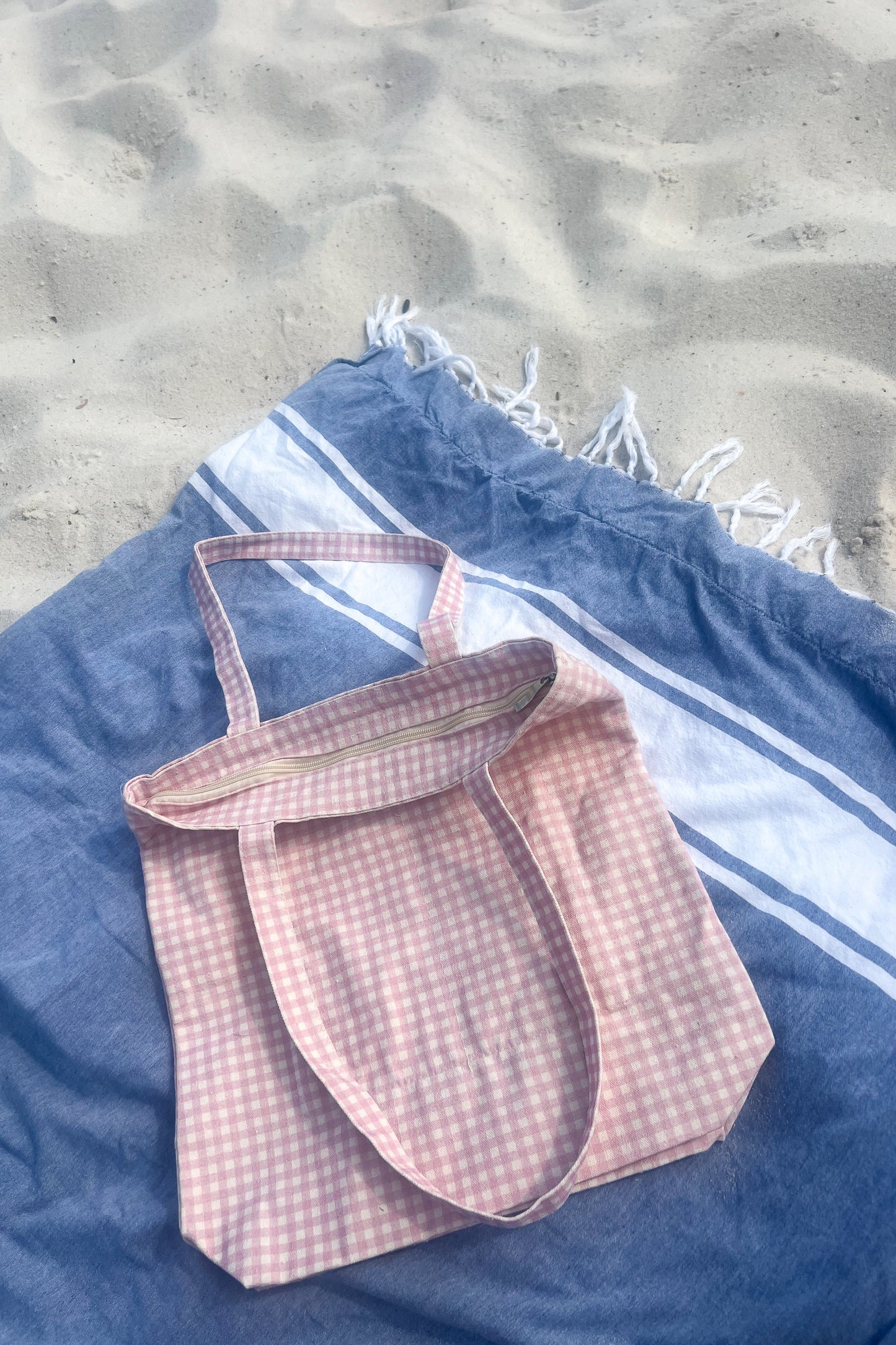 Gingham Getaway Tote