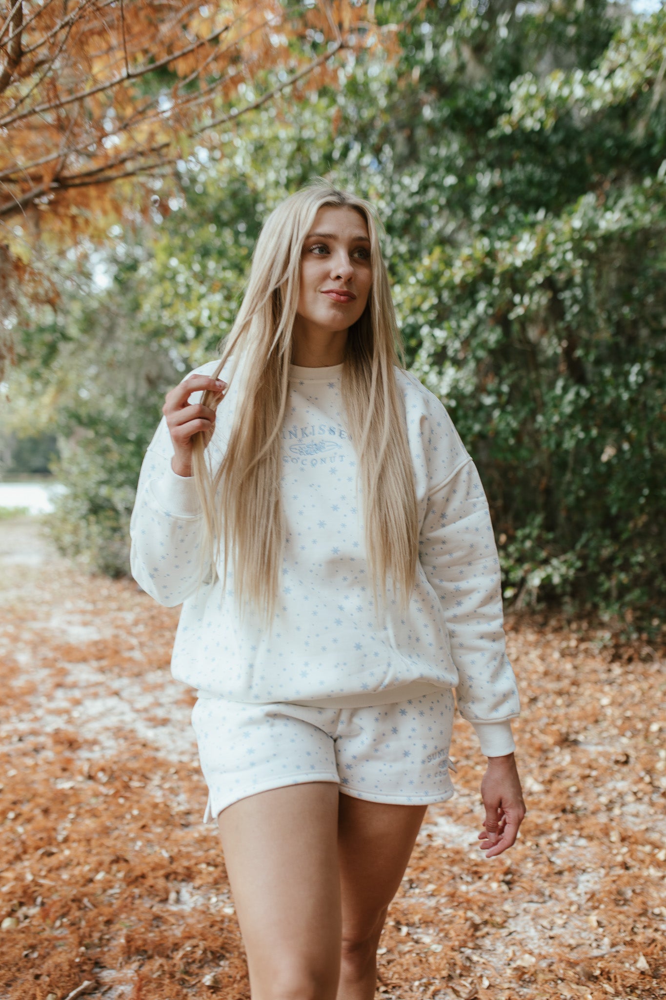 Snowflake Wishes Crewneck