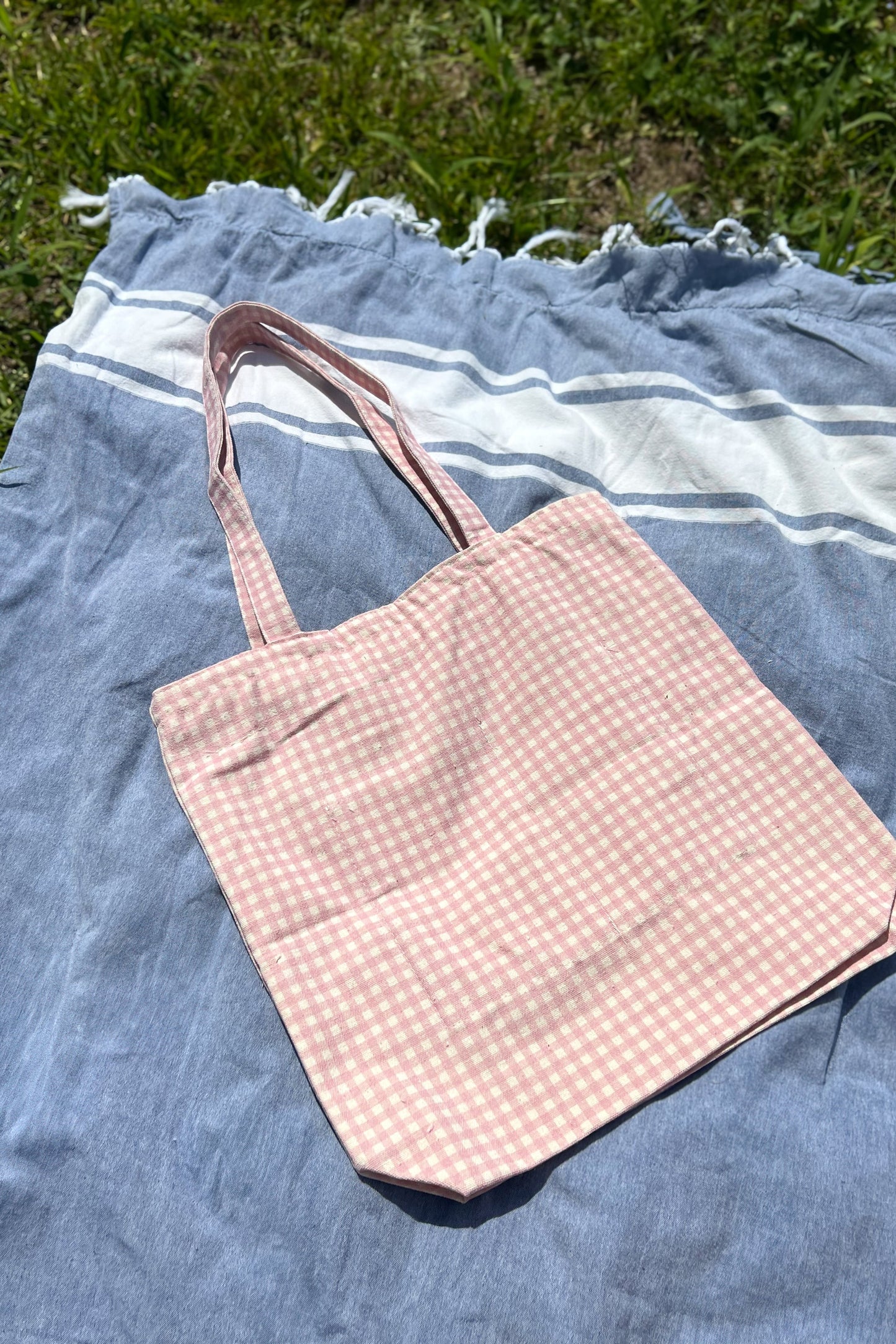 Gingham Getaway Tote