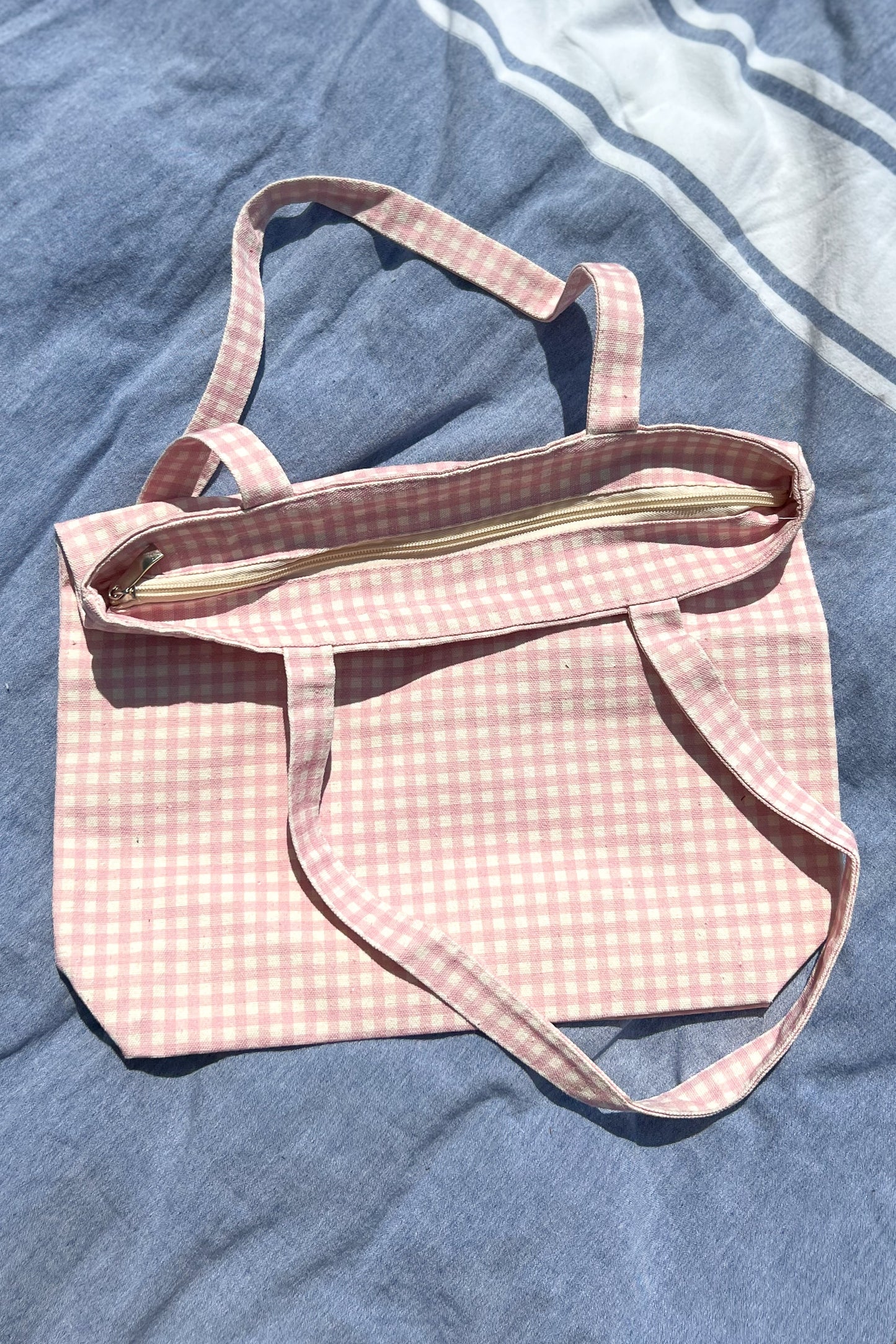 Gingham Getaway Tote
