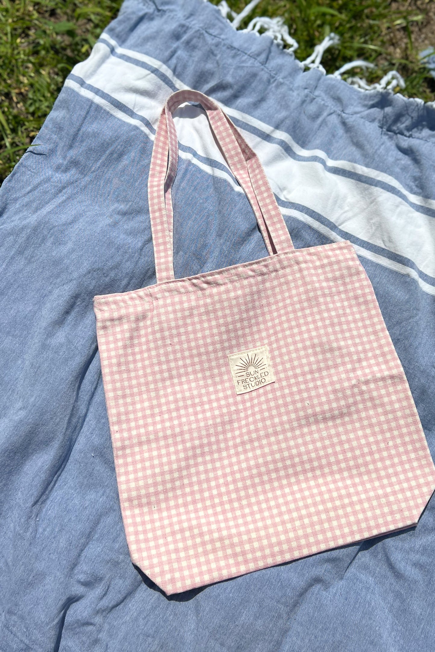 Gingham Getaway Tote