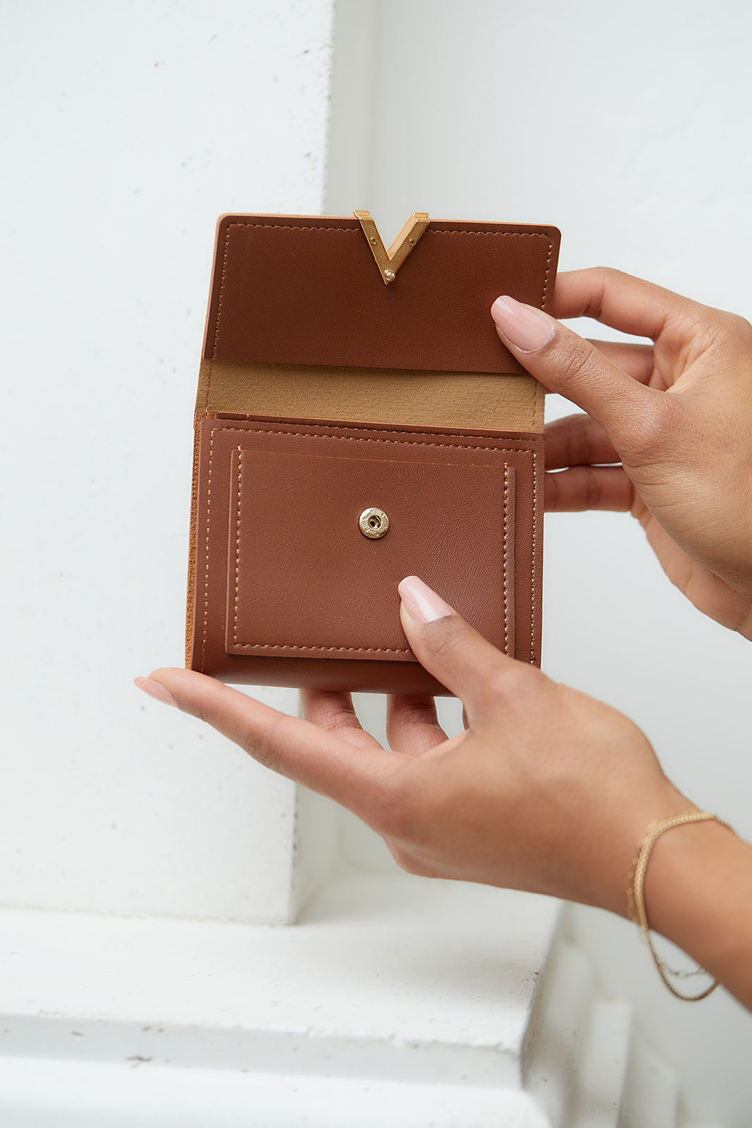 Velzy Wallet in Cognac