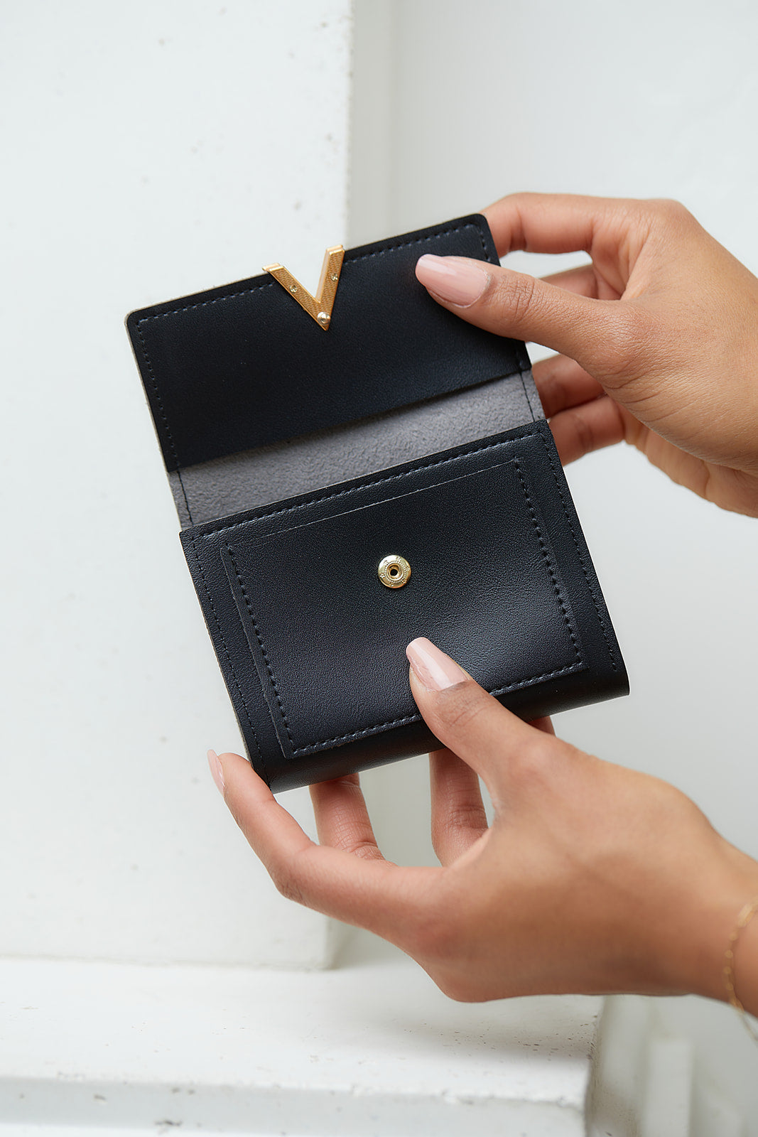 Velzy Wallet in Black